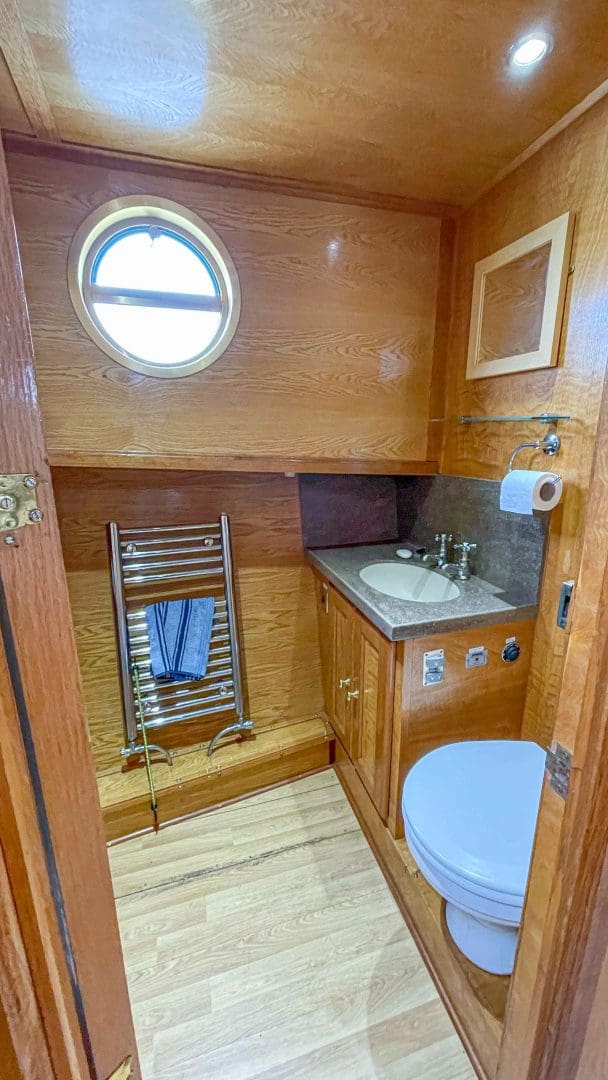 2007 Coaster 49 similar to dutch barge - RLL Boats / Nick Branson ...