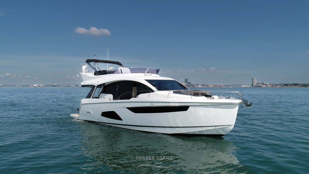 2017 – Sealine F530 with Twin Volvo Penta D8-IPS800 engines