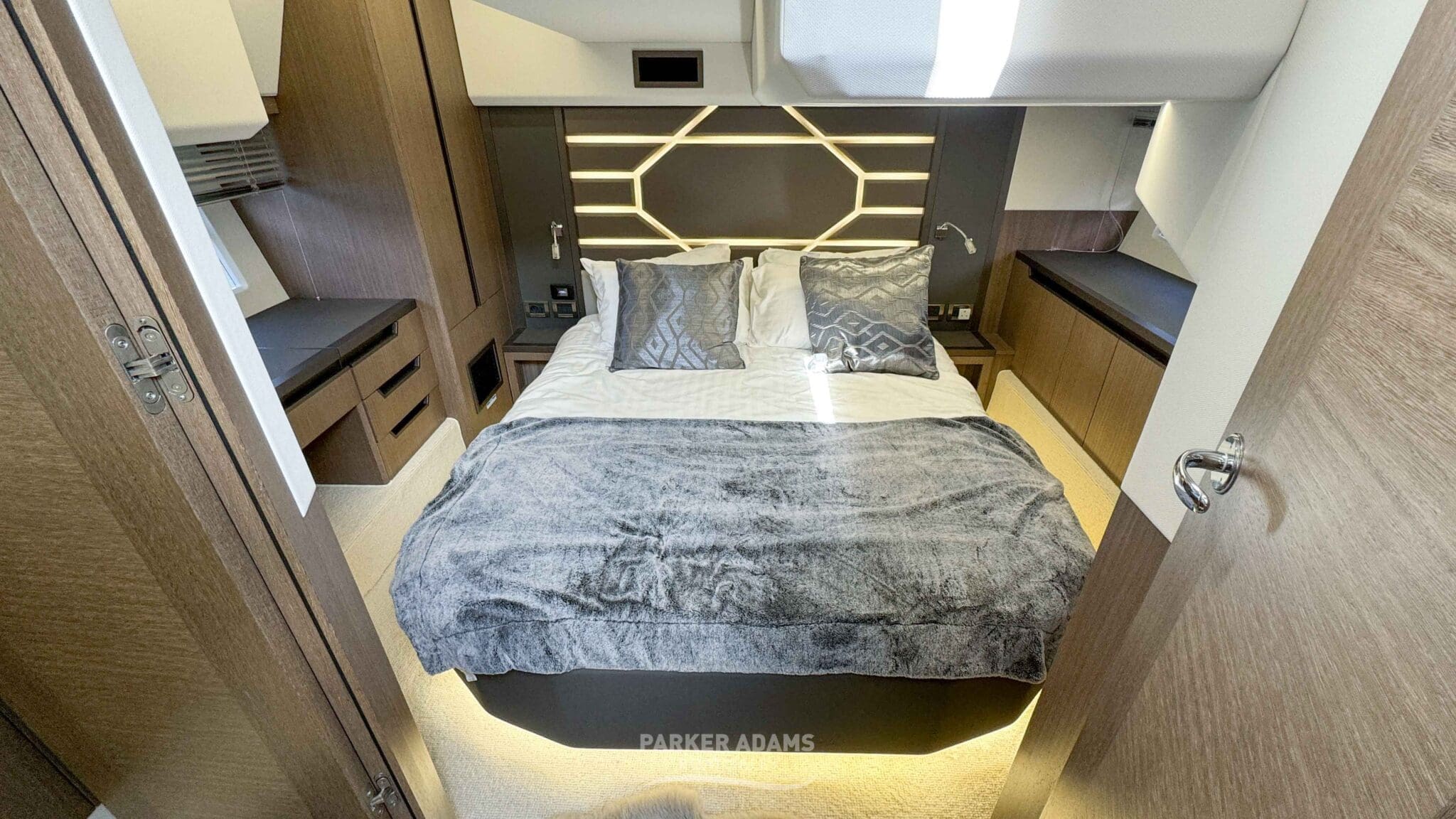 Galeon 425 HTS LR-107