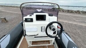 Brig Navigator 610 console