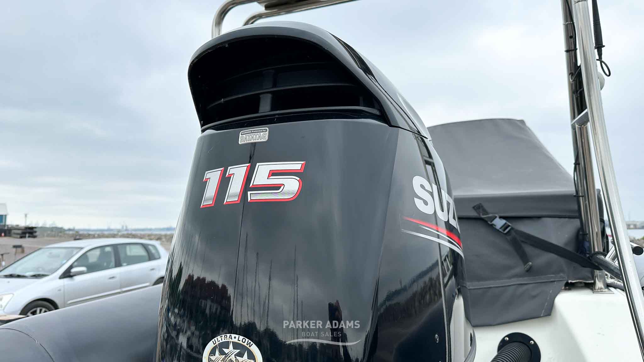 Briganza LR-10 Brig Navigator 610 with suzuki 115