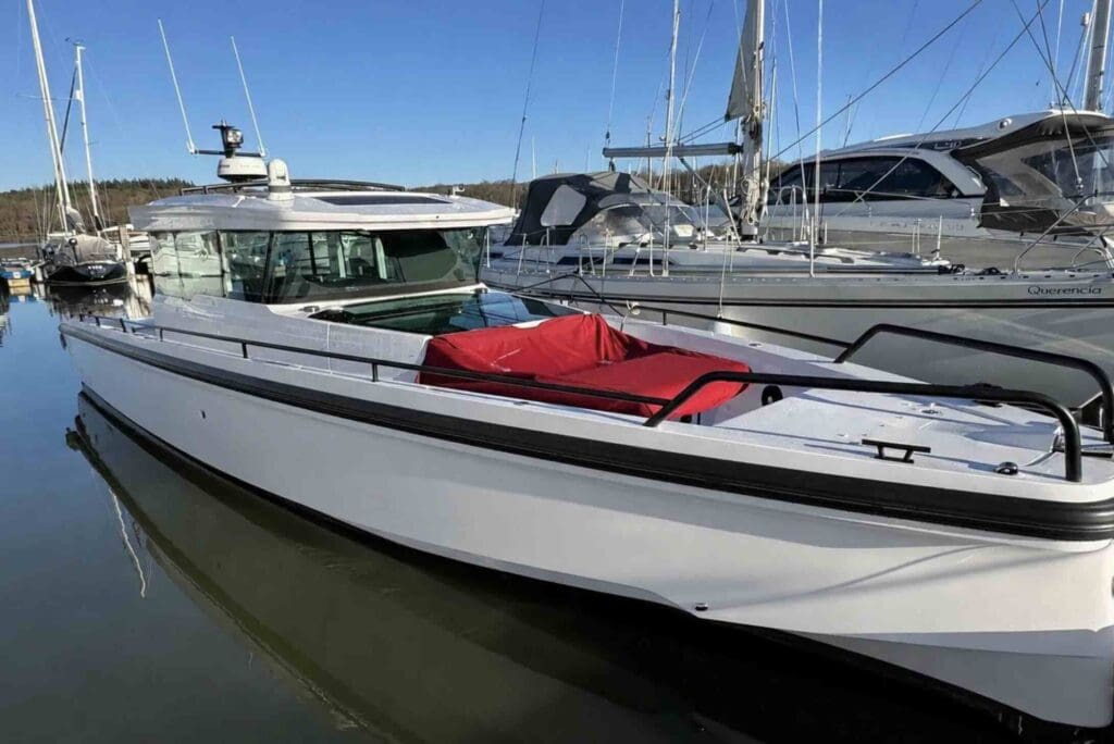 2021 – Axopar 37 Brabus Cross Cabin with Twin Mercury Verado V8 300hp Outboards