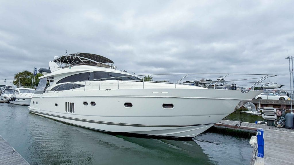 2009 – Princess 21m with x2 Man 1360hp Engines