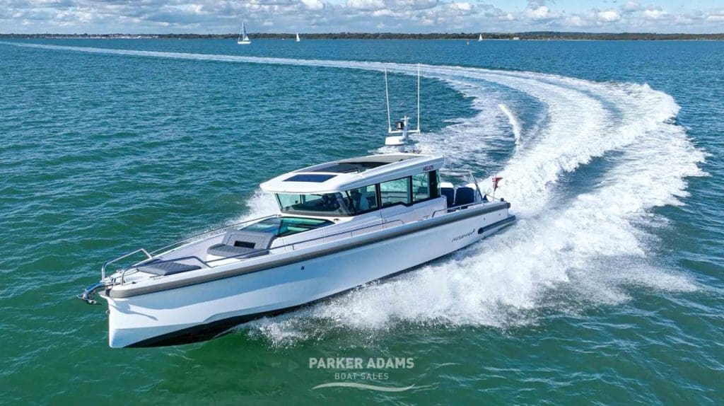 2021 – Axopar 37 XC Cross Cabin with Twin Mercury V8 300hp (White) Outboards
