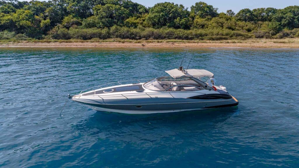 1998 – Sunseeker Hawk 34 with Twin Volvo Penta D4 – 300 Engines