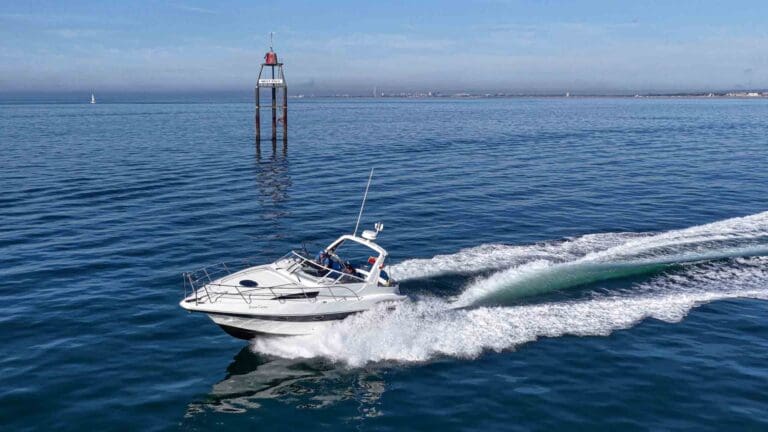 2004 – Galeon Galia 990 with Twin Volvo Penta KAD43 engines