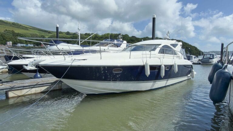 2010 &ndash; Fairline Targa 44GT with Twin Volvo Penta D6-370 Stern Drives