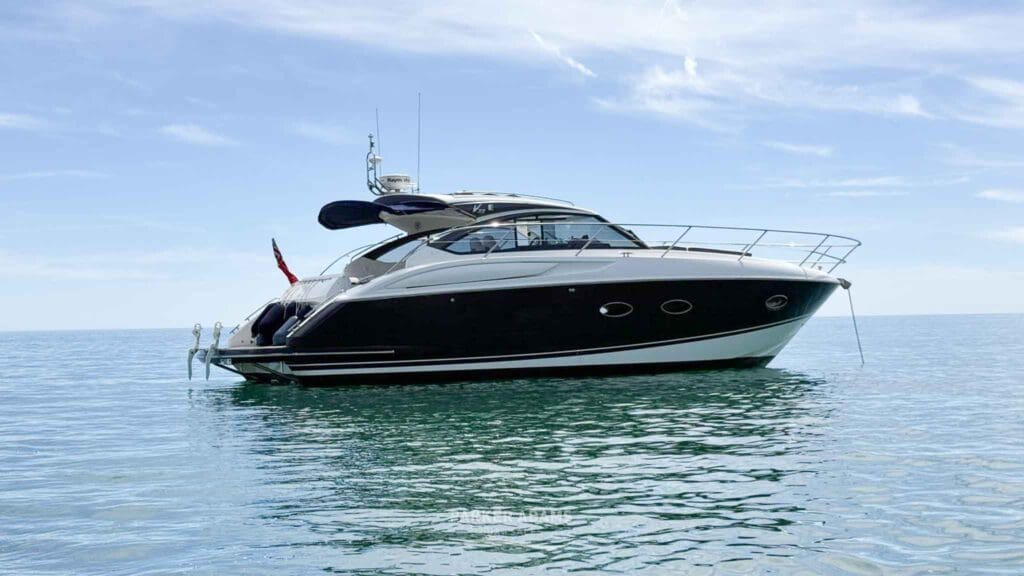 2013 – Princess V39 with Twin Volvo Penta D6 – 330 engines