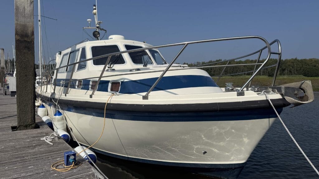 1990 – Aquastar Ocean Ranger 33 with twin Volvo Penta TMD41 Engines