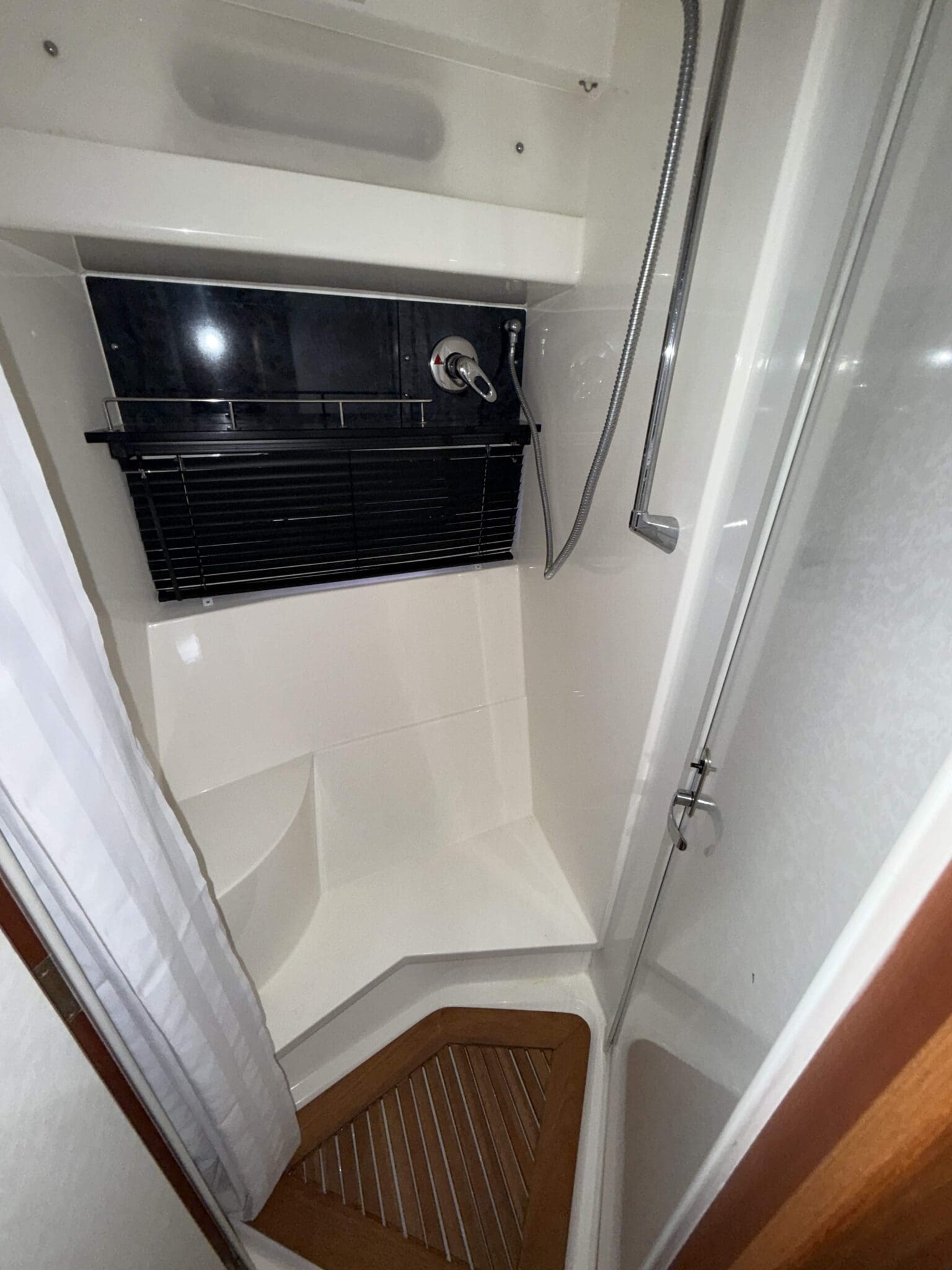 2001 Sealine F37 image 16