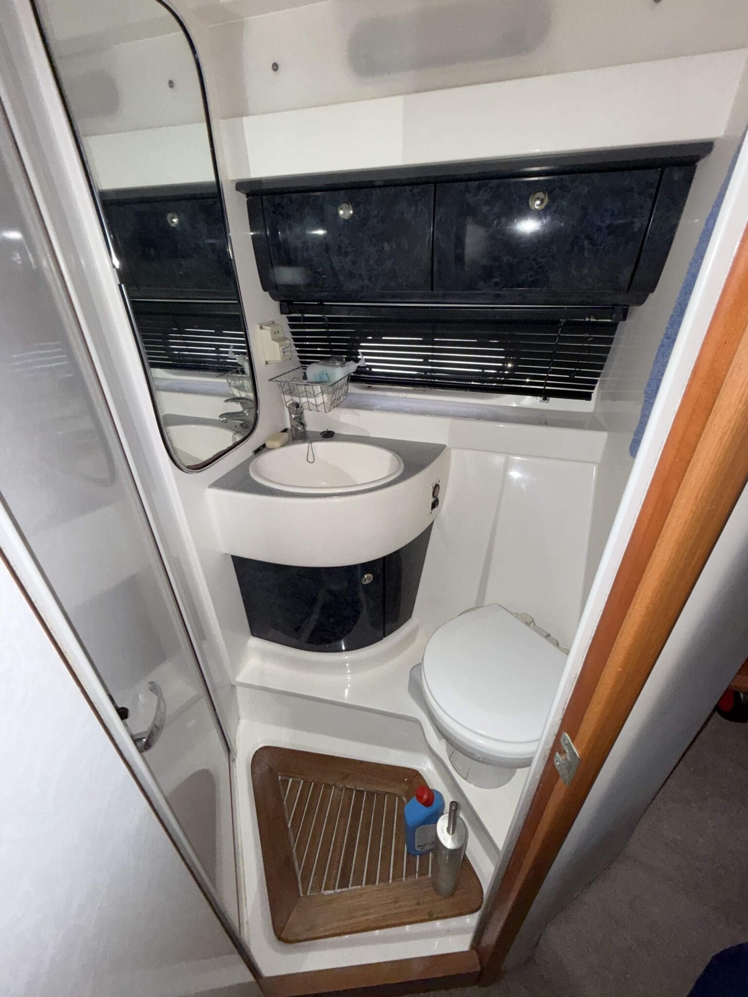 2001 Sealine F37 image 17