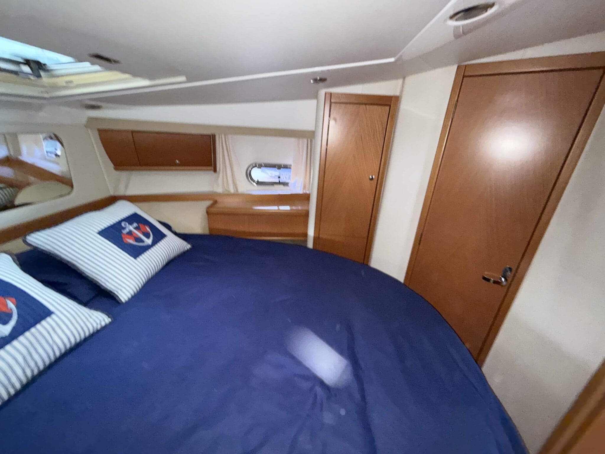 2001 Sealine F37 image 15