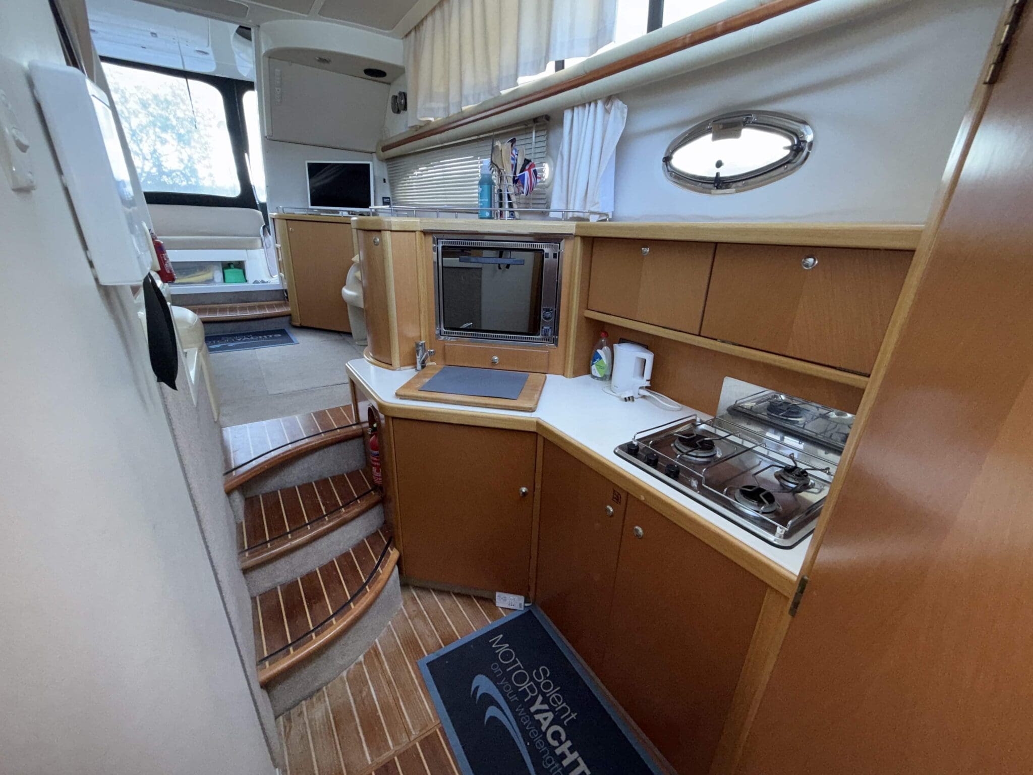 2001 Sealine F37 image 12