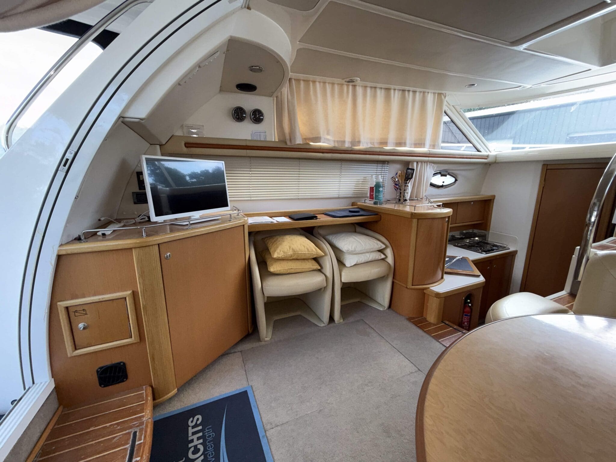 2001 Sealine F37 image 6