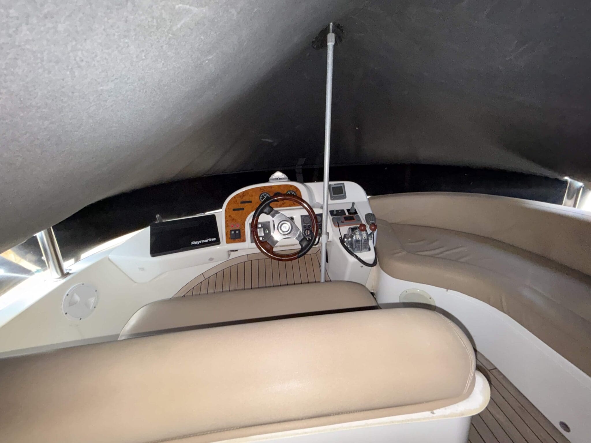 2001 Sealine F37 image 20