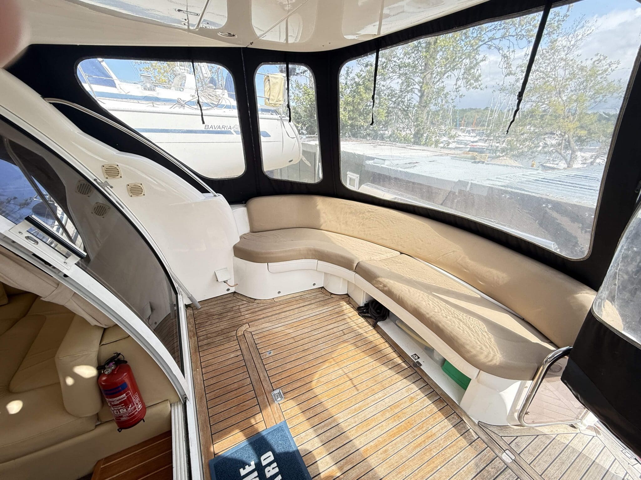 2001 Sealine F37 image 3
