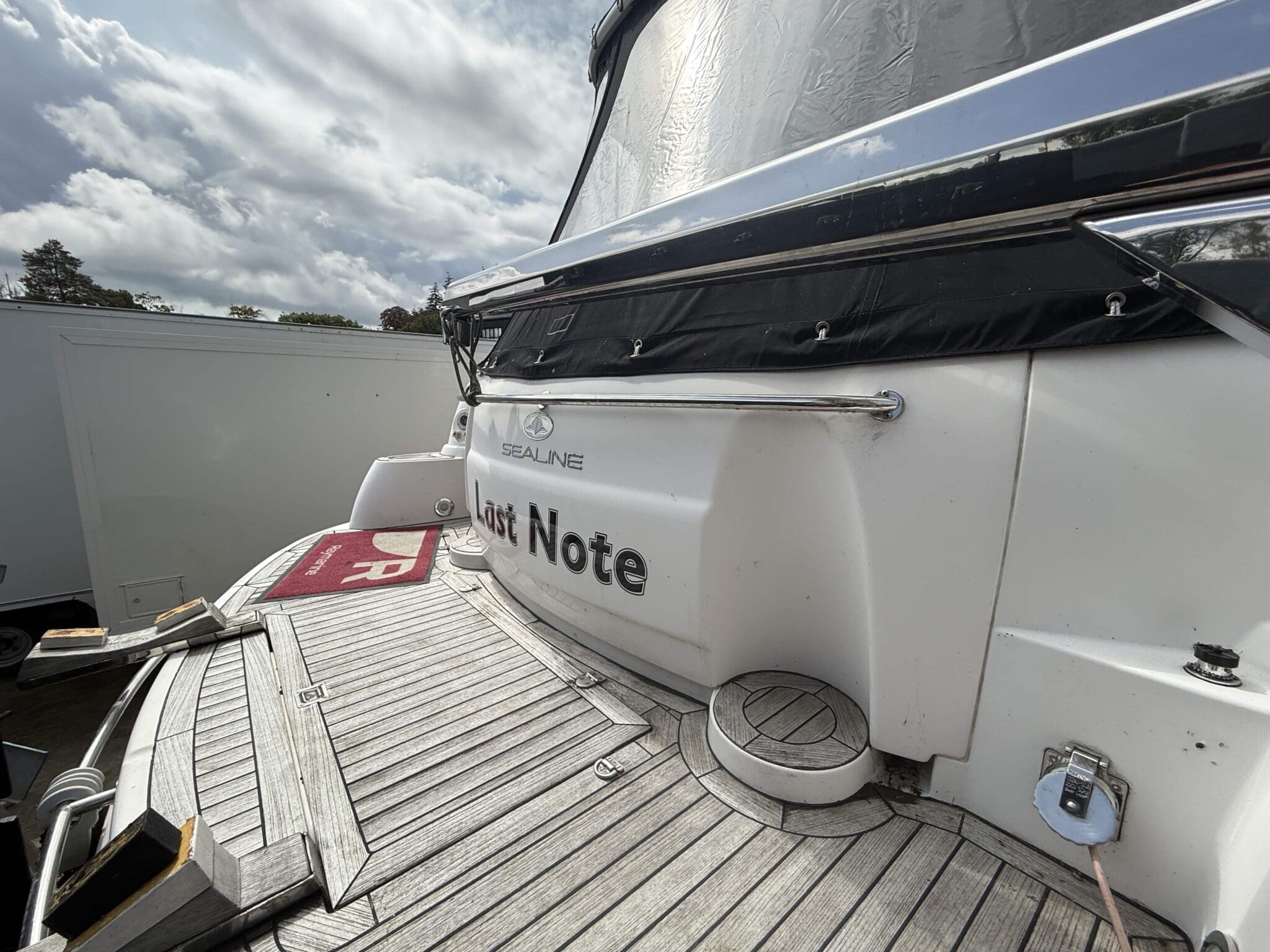 2001 Sealine F37 image 2