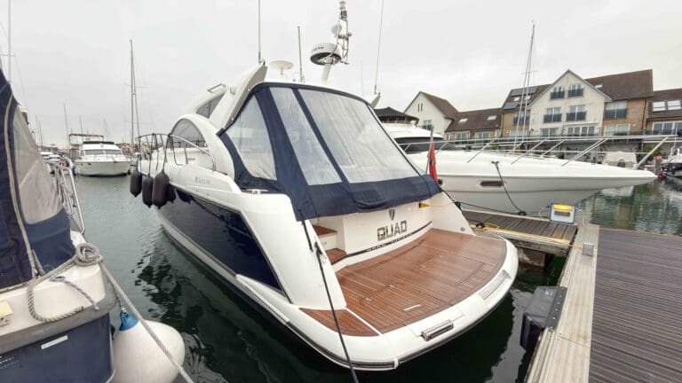 2009 – Fairline Targa 44 GT with Twin Volvo Penta D6 – 370 IPS500 engines