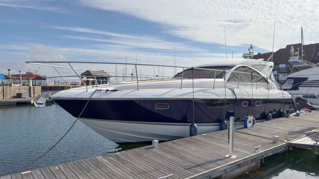 2009 – Fairline Targa 44 GT with Twin Volvo Penta D6 – 435 IPS600 engines